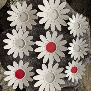 UMBRA 9 piece Daisy wall decor photo frames